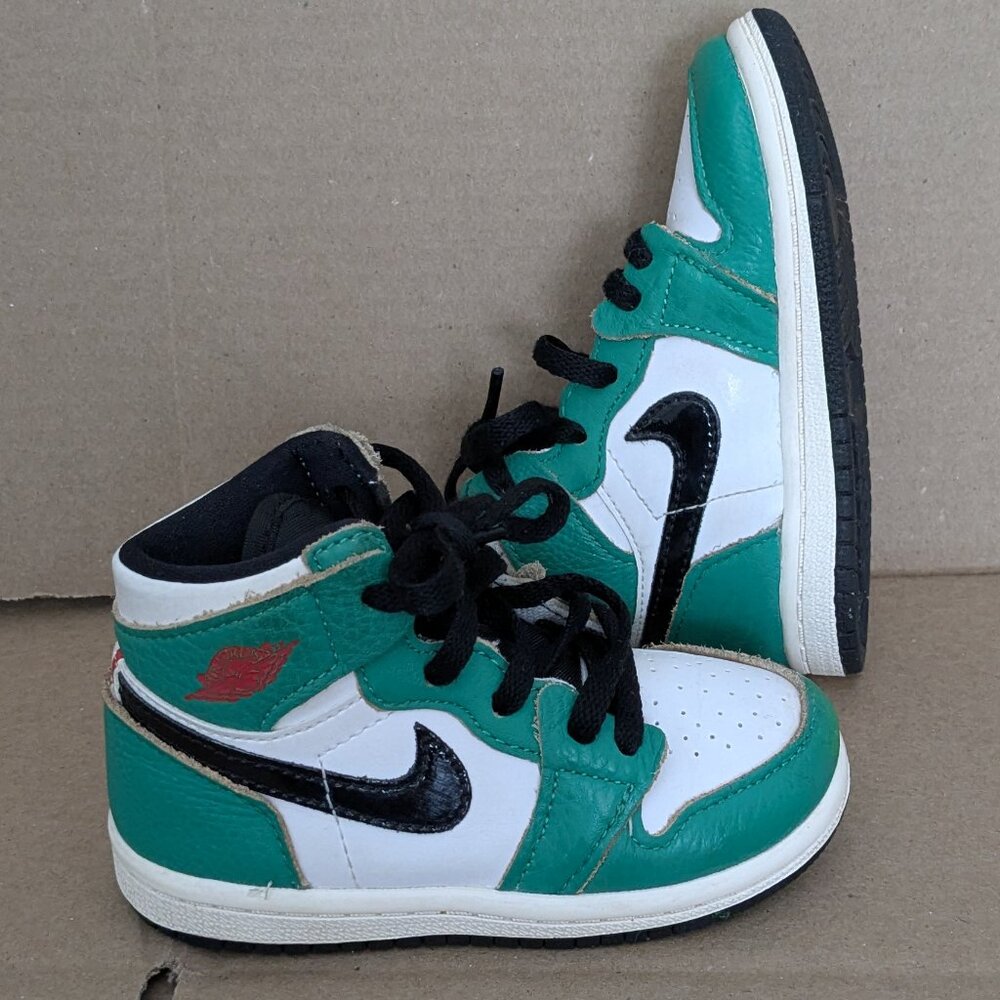 Jordan Nike Kids Air Jordan 1 Retro High OG "Lucky Green" sneakers Size 7 - Picture 3 of 14